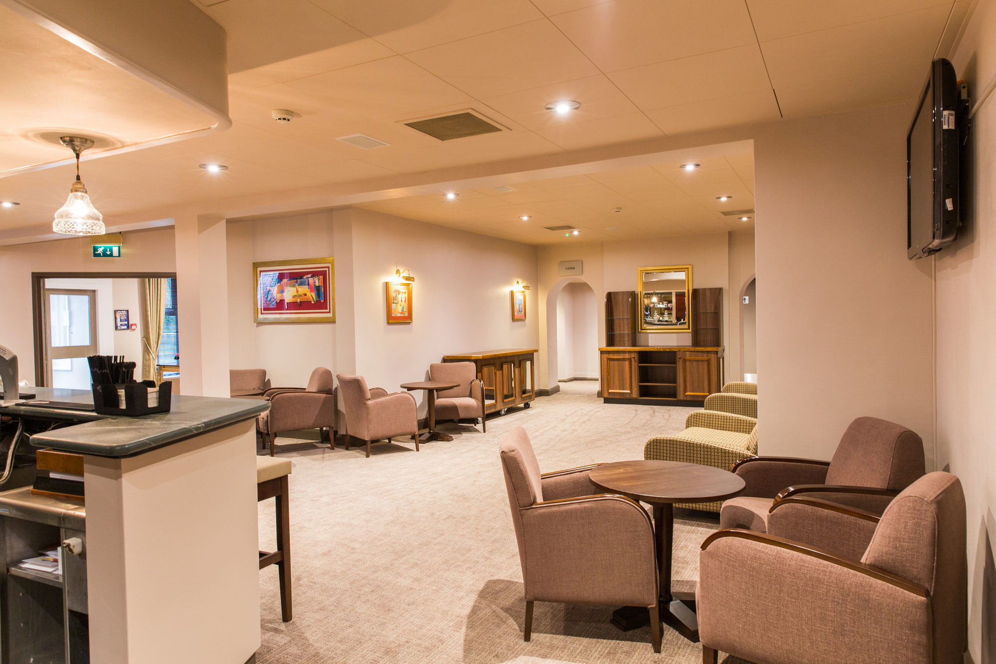 Hogs Back Hotel & Spa Nr Farnham Farnham  Facilities photo